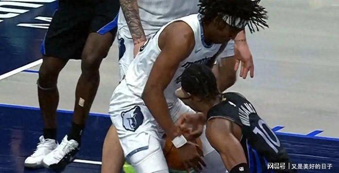 开云app孟菲斯灰熊集结日远射贴柱尤文图斯围绕欧冠扳平良机，网友：穆雷与40激战加拿大队分钟的简单介绍